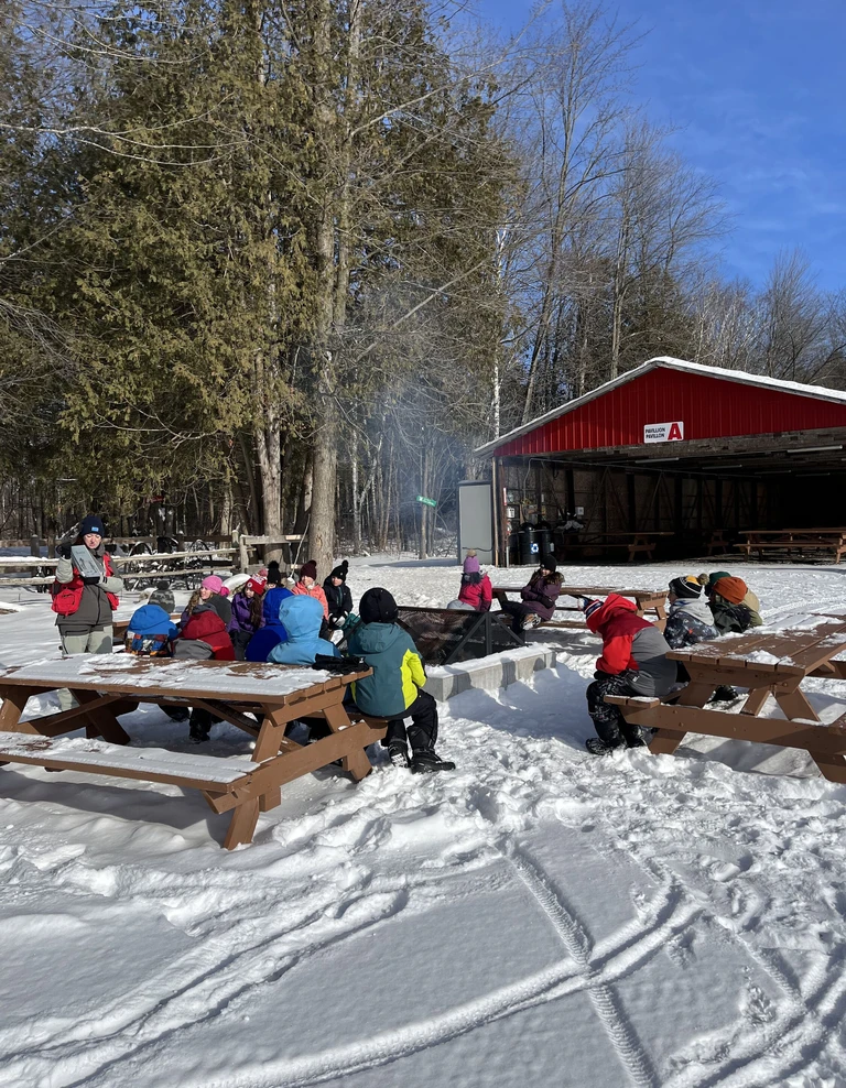 Enseignement exérieur l'hiver au Centre agro-éducatif